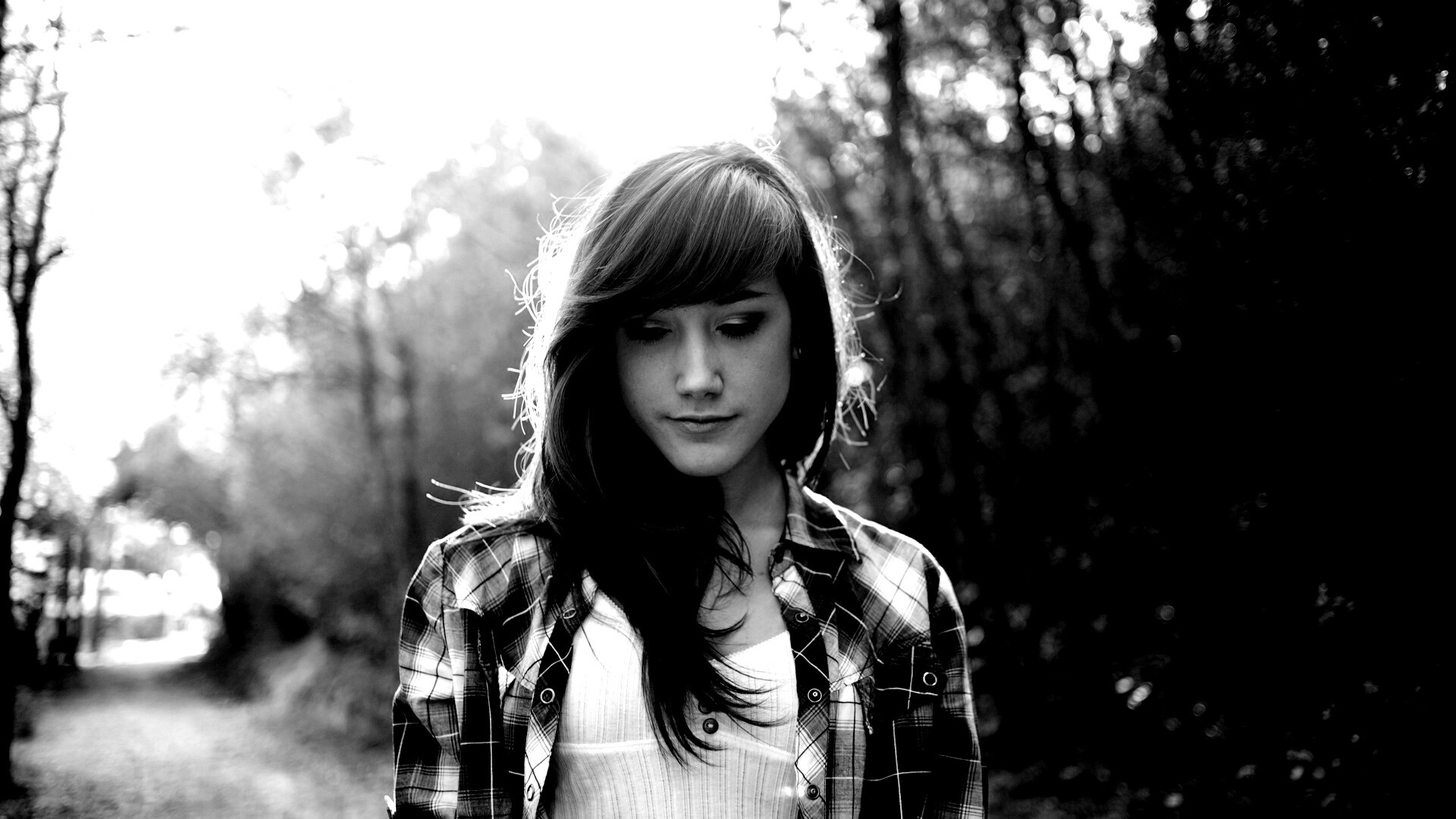 Девушка в парке обои