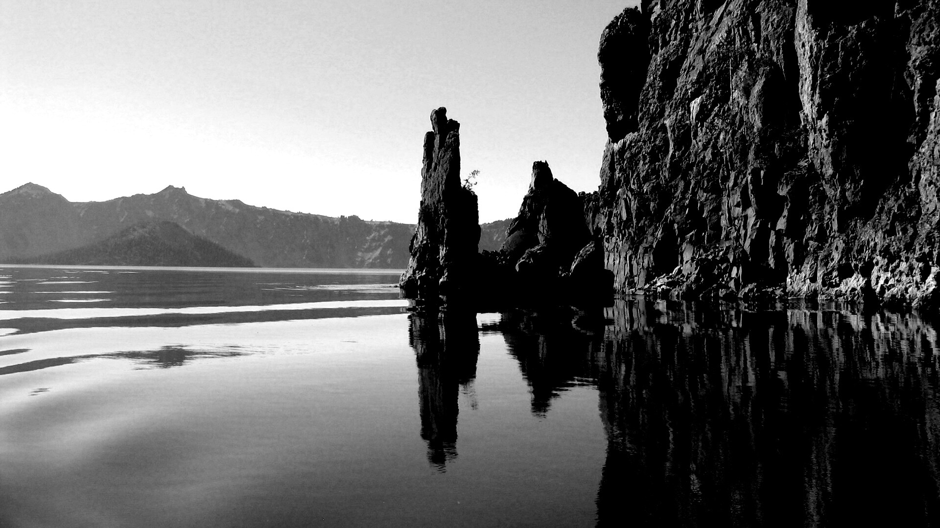 Скалистый берег обои