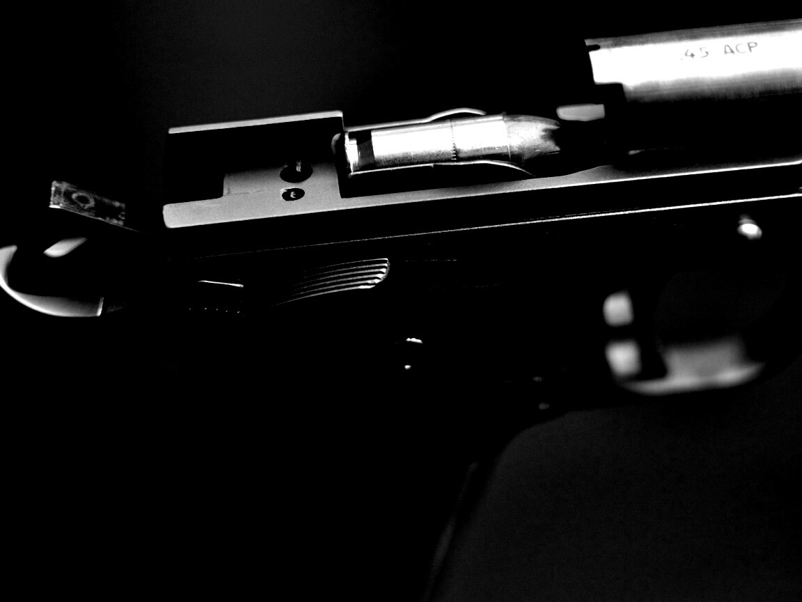Разобранный пистолет обои