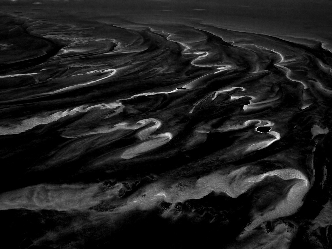 Остров среди лазурных рифов обои