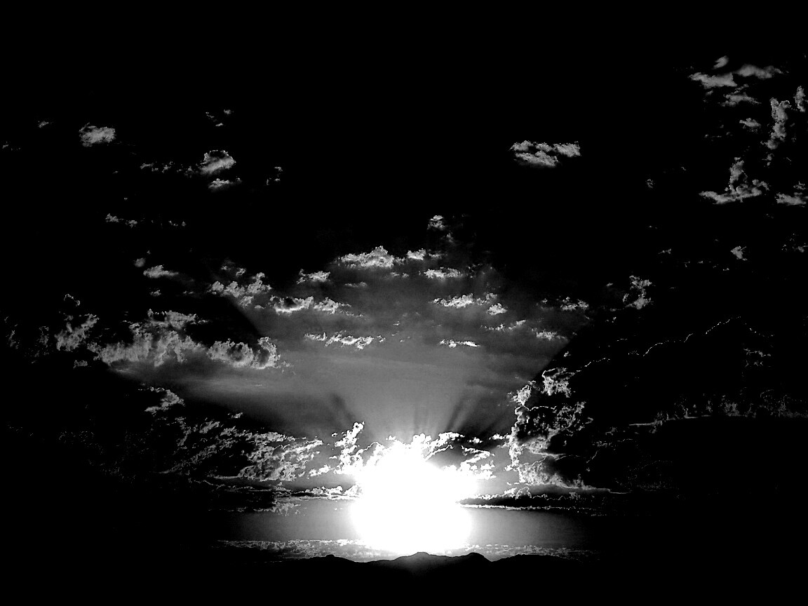 Восход в горах обои