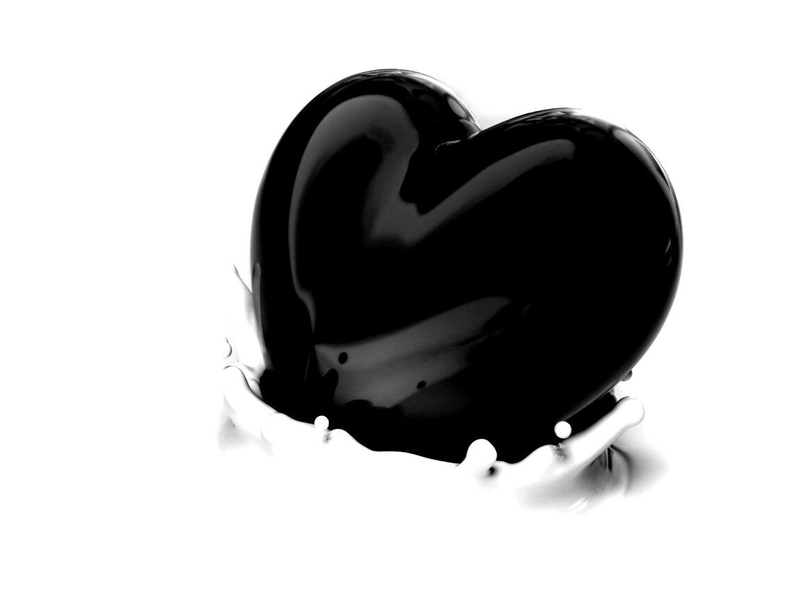 Шоколадное сердце в молоке обои