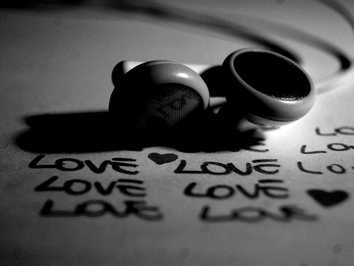 Наушники и любовь обои