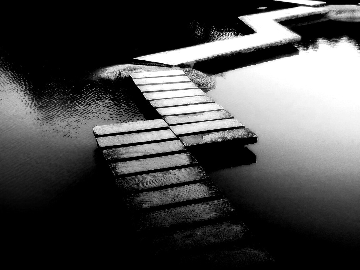 Дорожка над водой обои