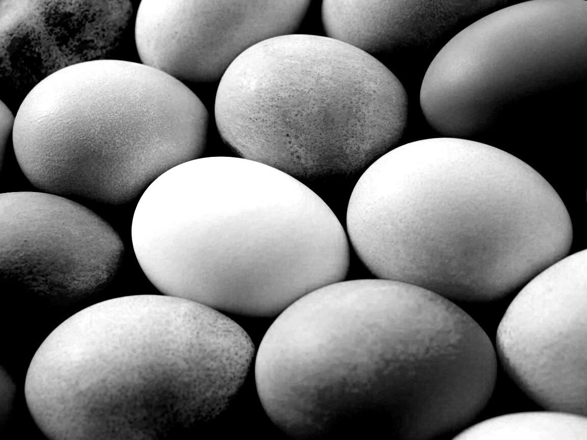 Яркие пасхальные яйца обои