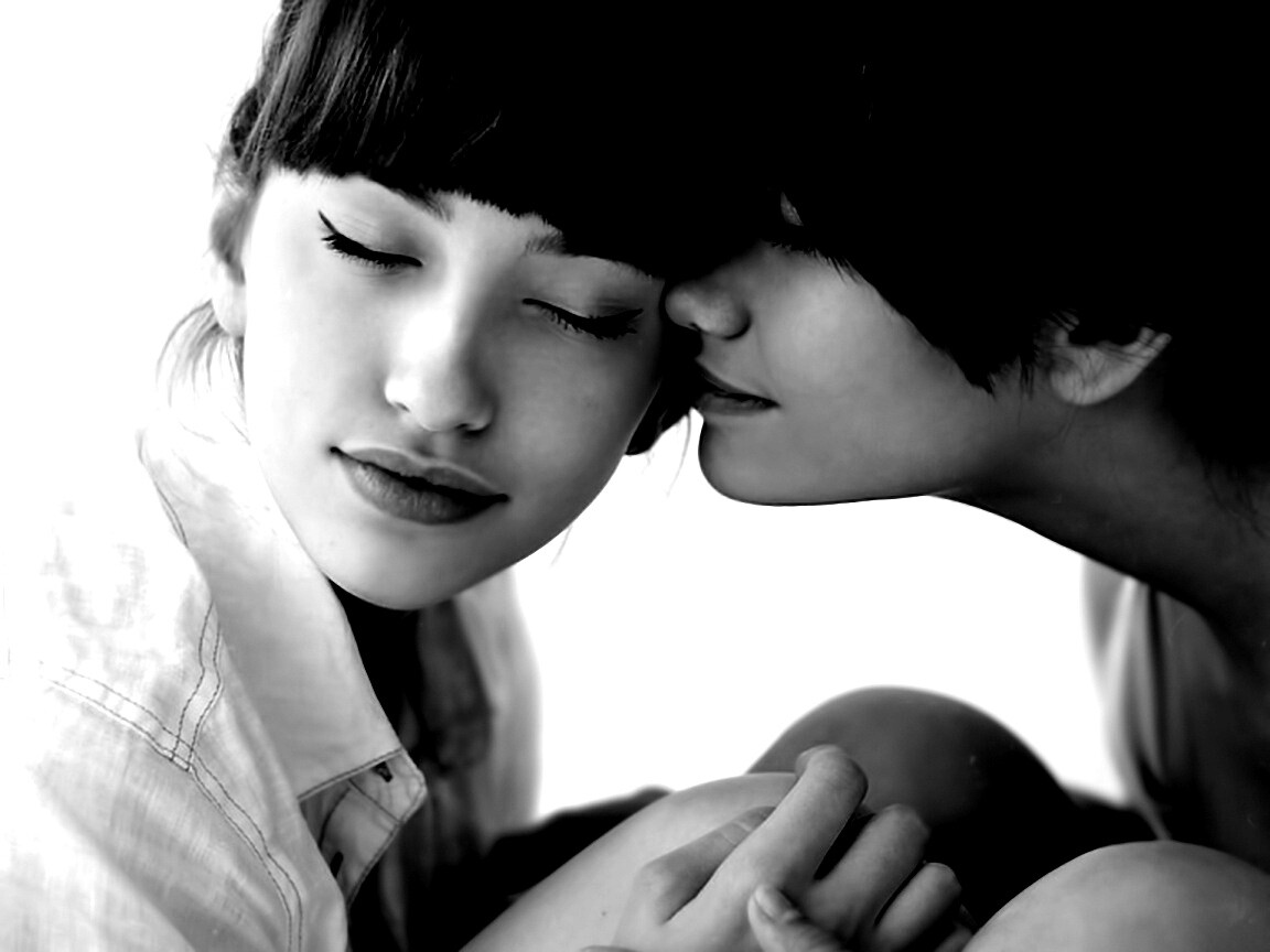 Две очень красивые девушки обои