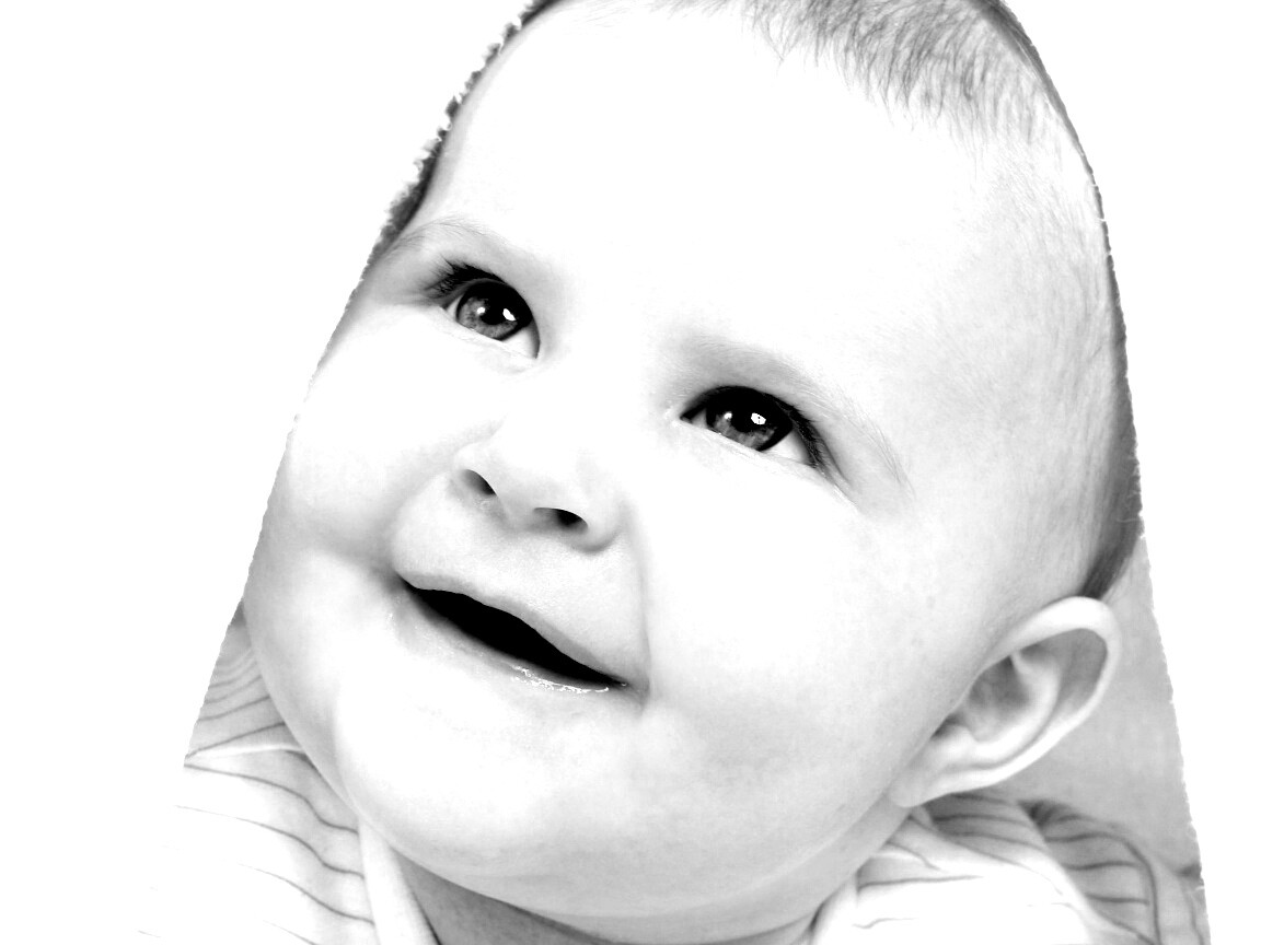 Малыш под полотенцем обои