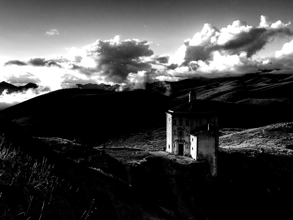 Горная церковь обои