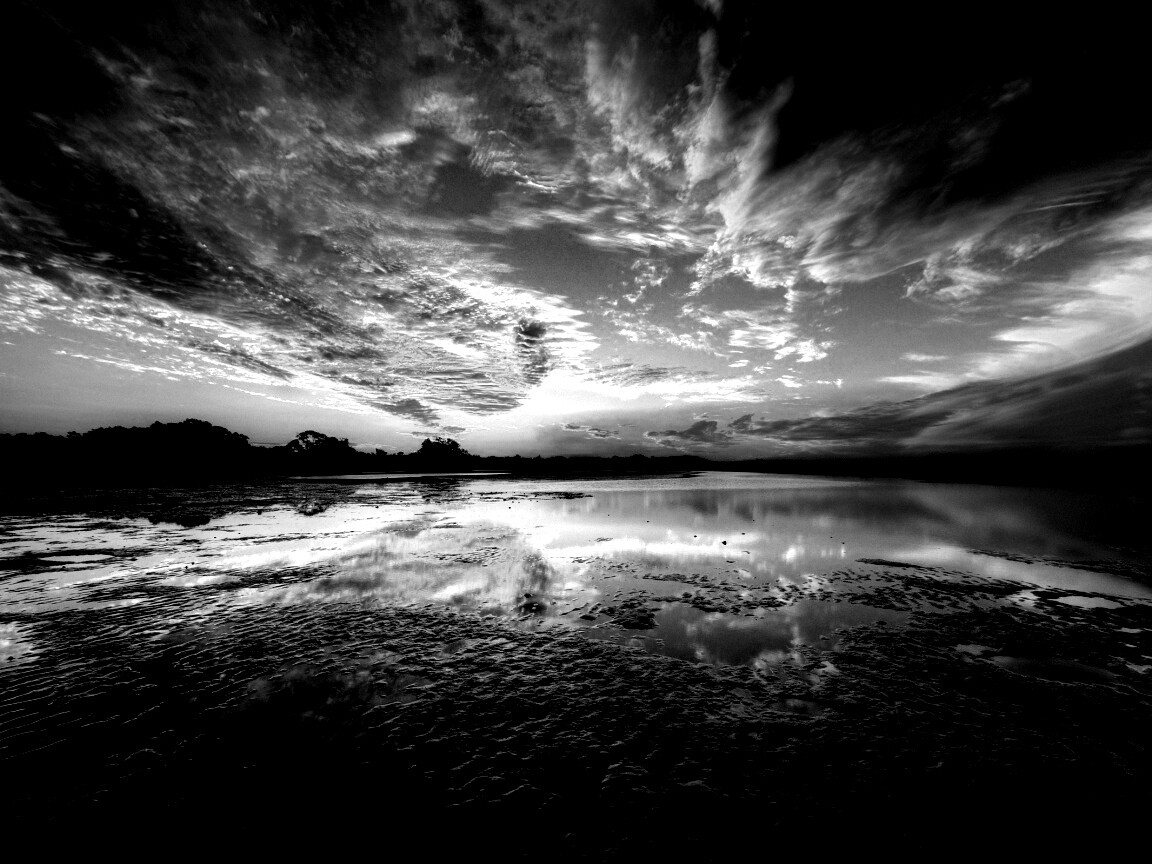 Дивный закат на озере обои