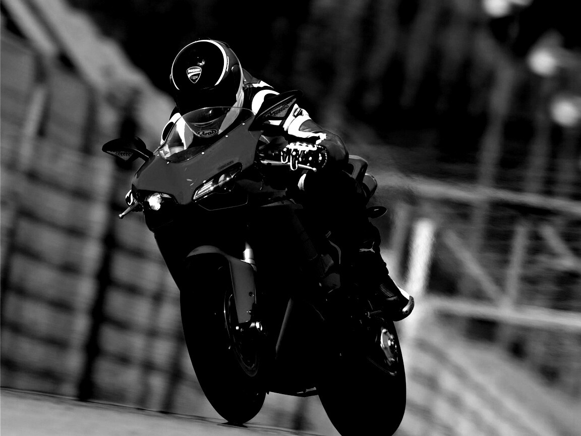 Мотоциклист на Дукати 848 обои