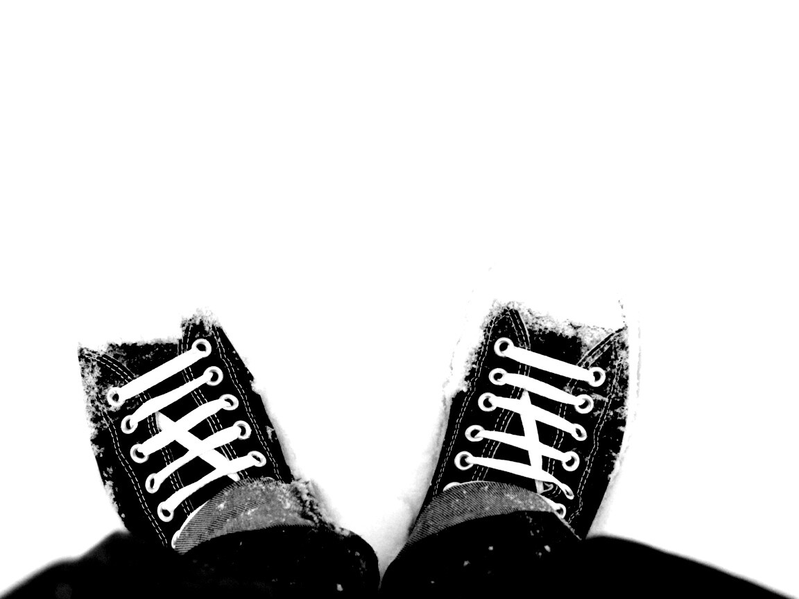 Дурак зимой в кедах обои