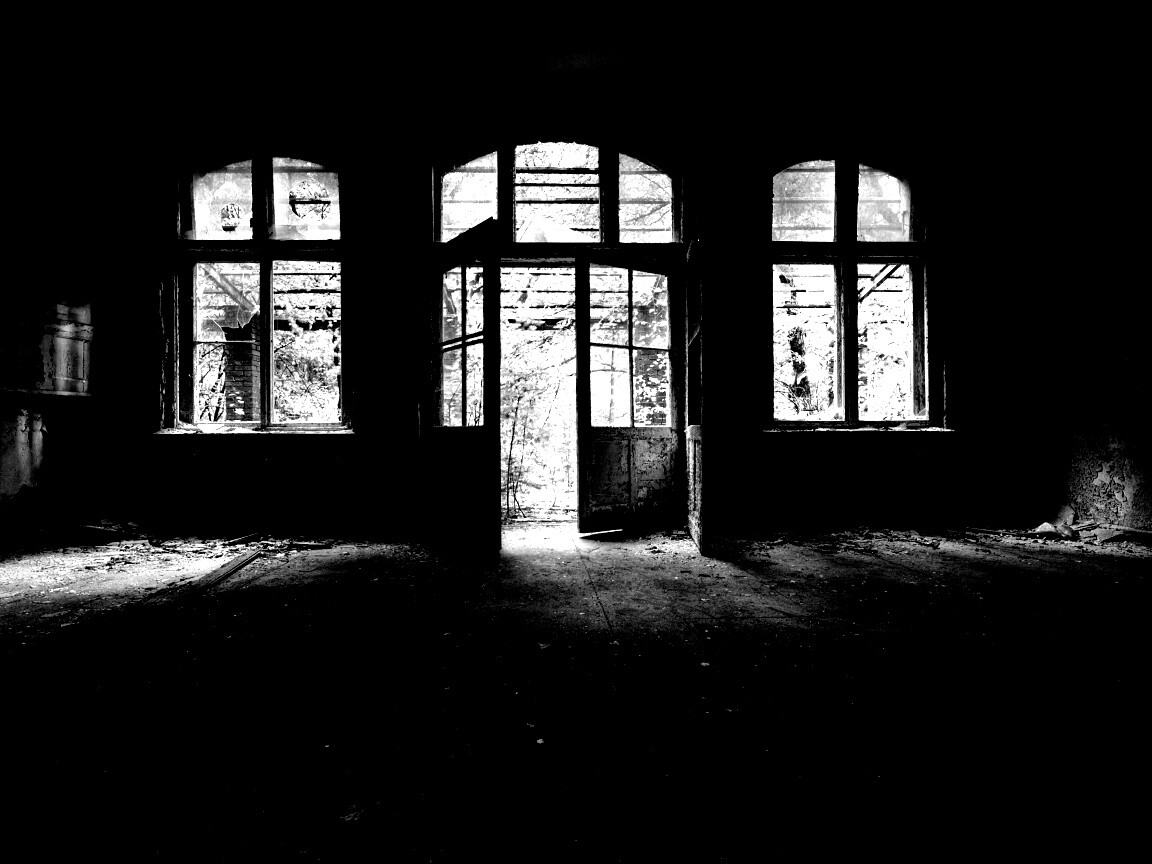 Комната в заброшенном здании обои