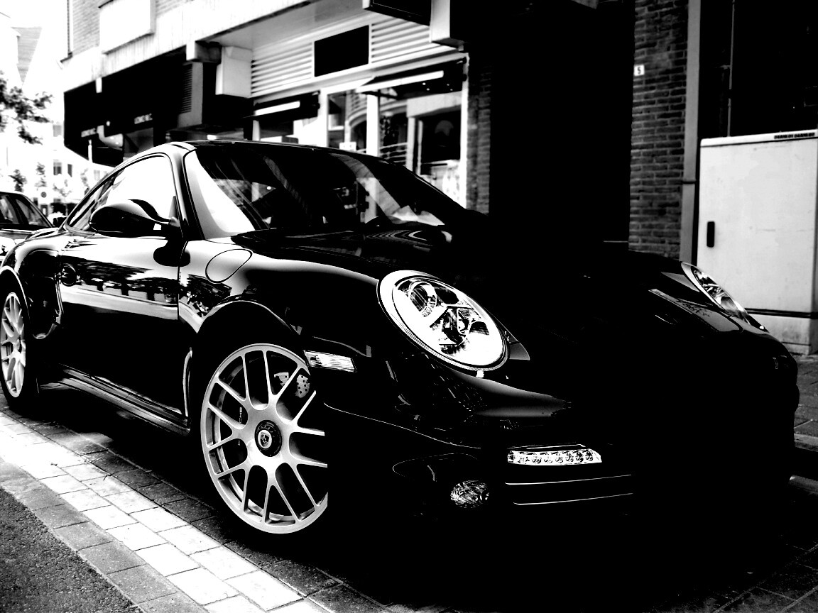 Чёрно-белое фото Porsche обои
