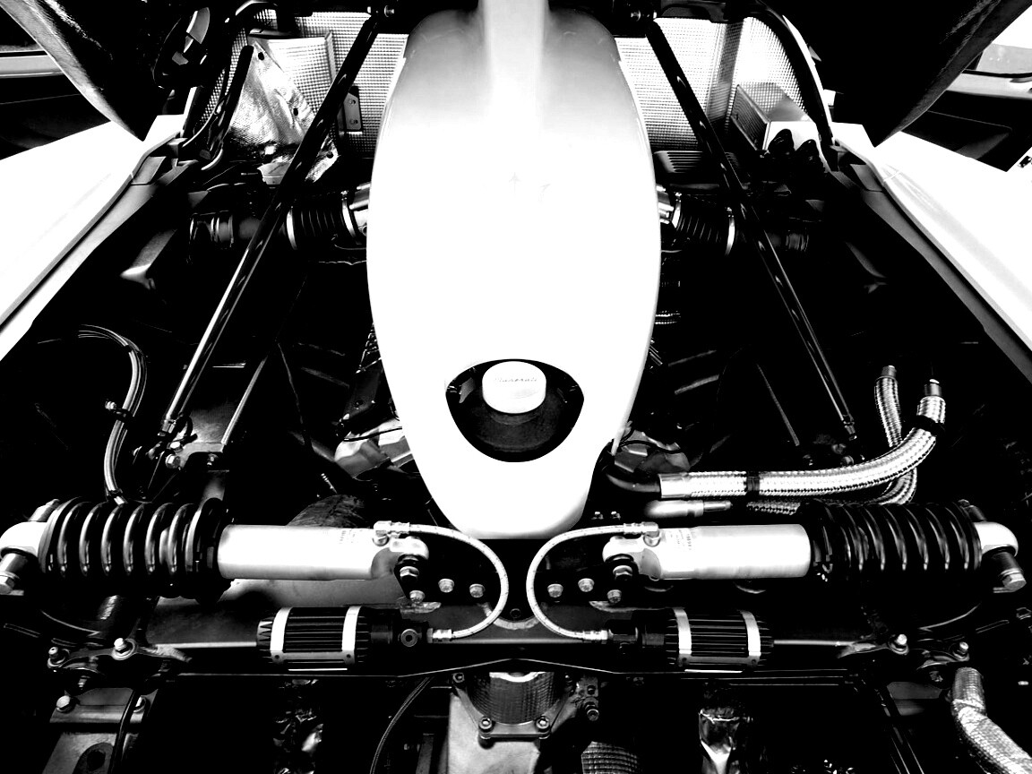 Двигатель Maserati MC12 обои