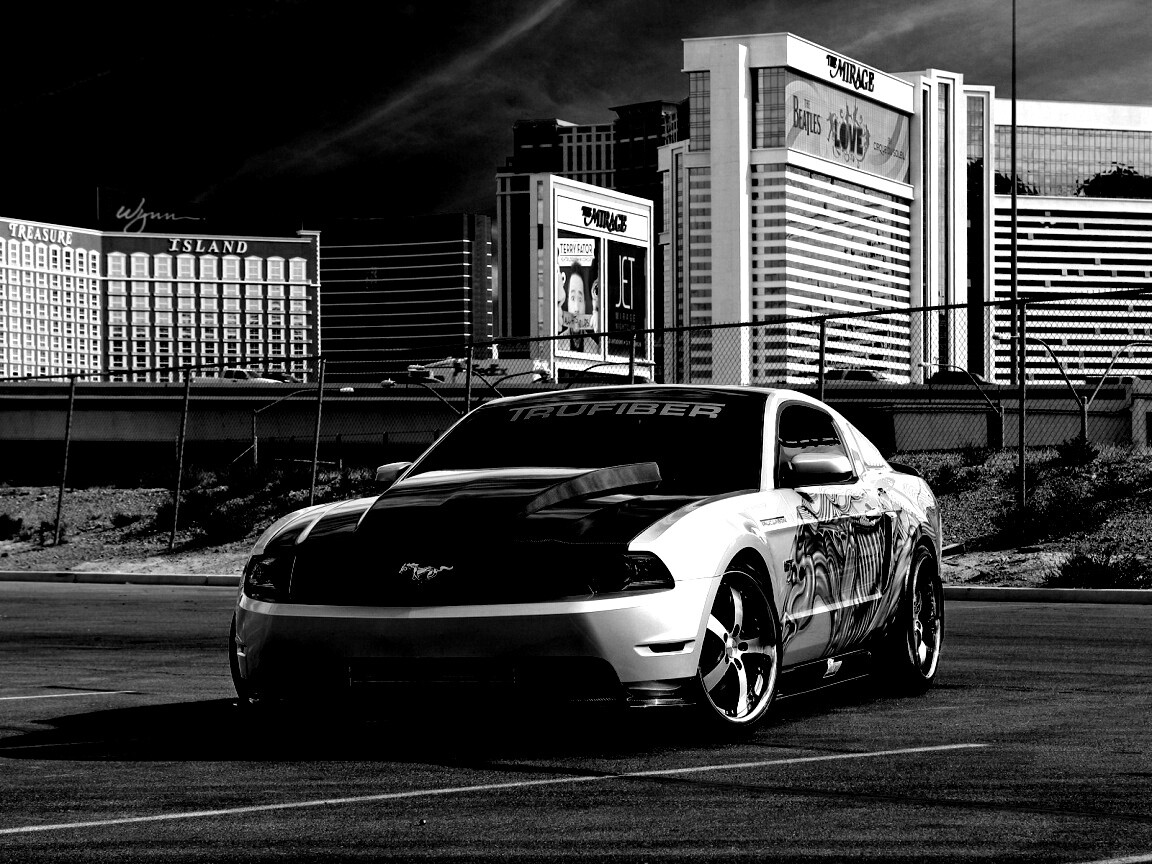 Тюнингованный Форд Мустанг обои