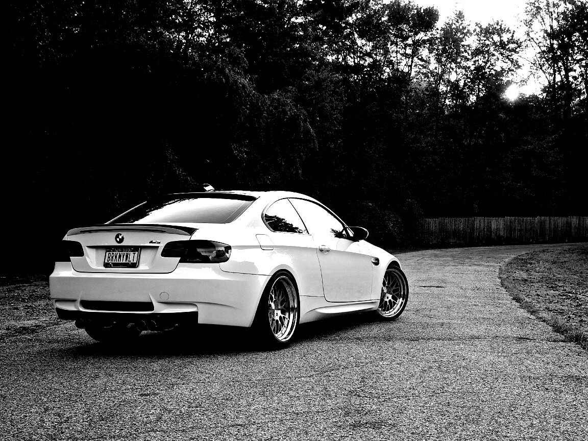 Белый BMW M3 обои