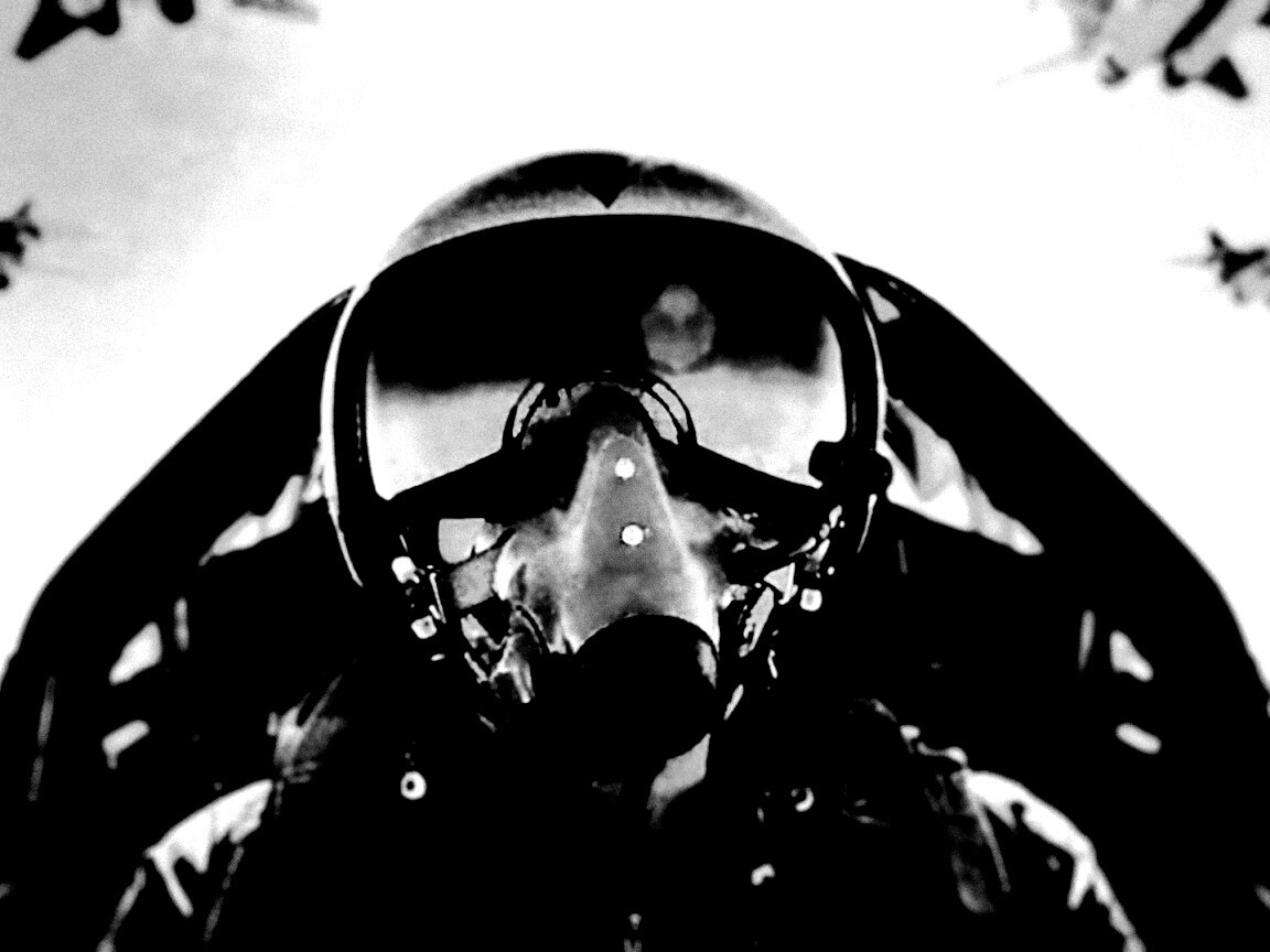 Пилот истребителя обои