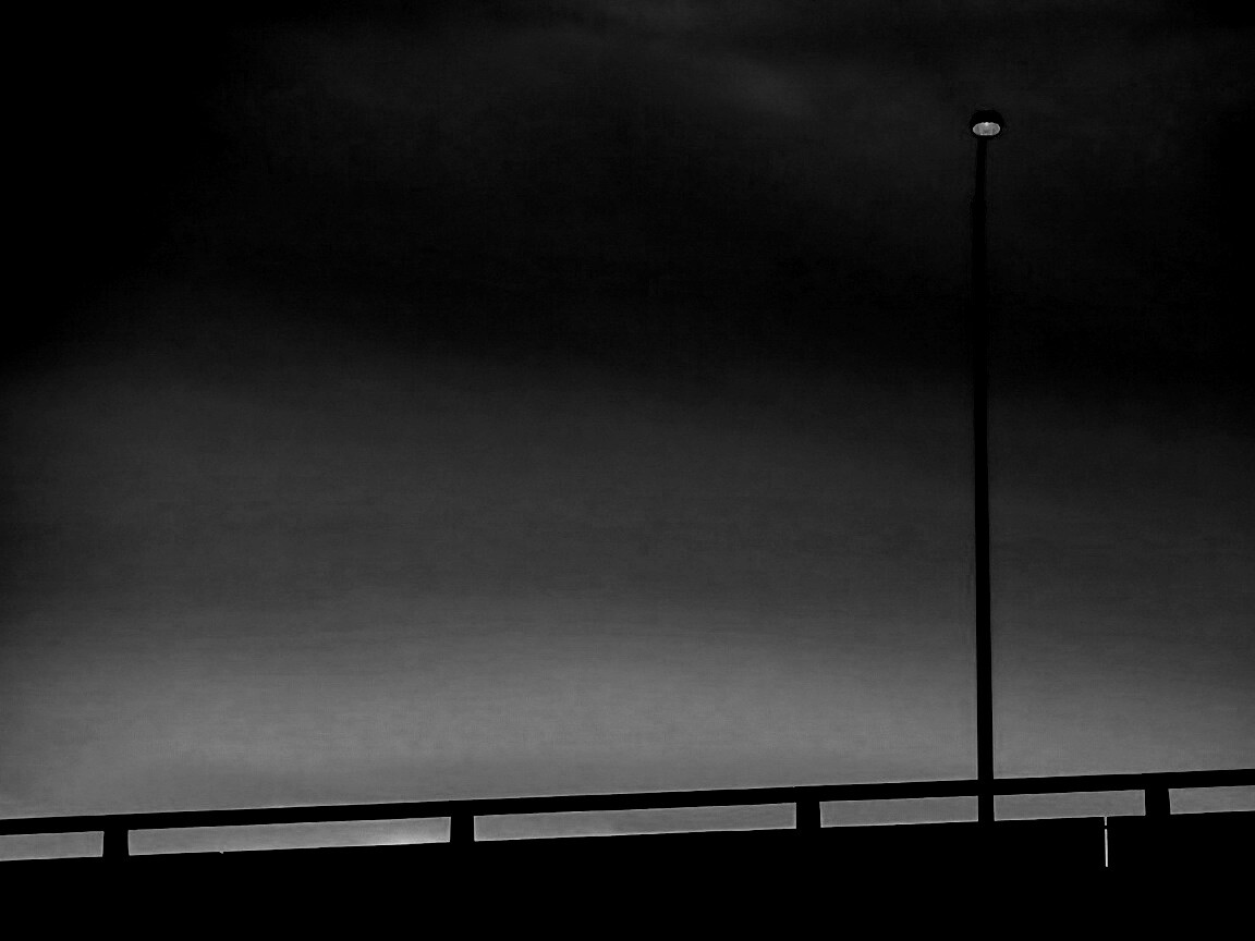 Одинокий фонарь обои