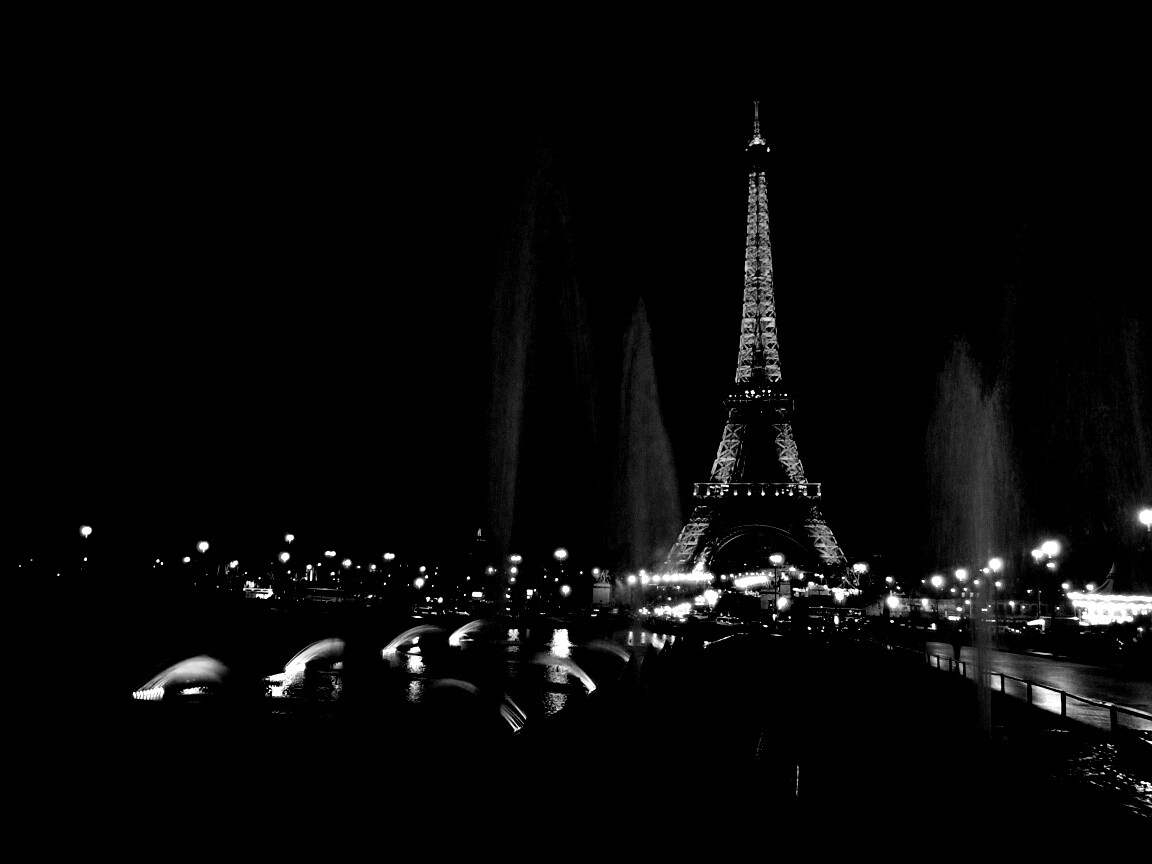 Фонтаны напротив башни Эйфеля обои