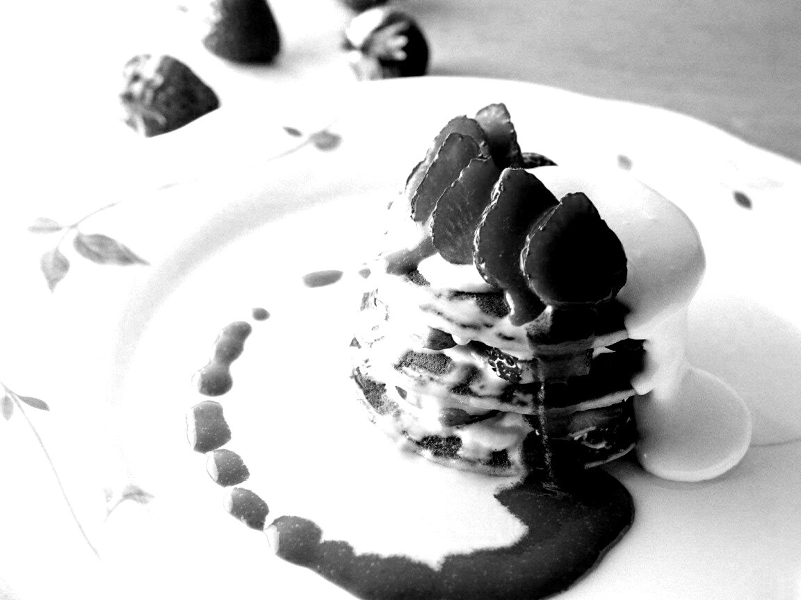 Блинчики с клубникой обои