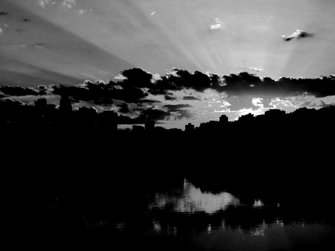 Закат над городом обои