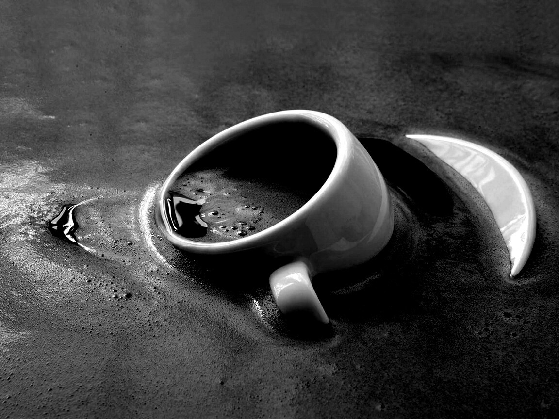 Чашка тонет в кофе обои