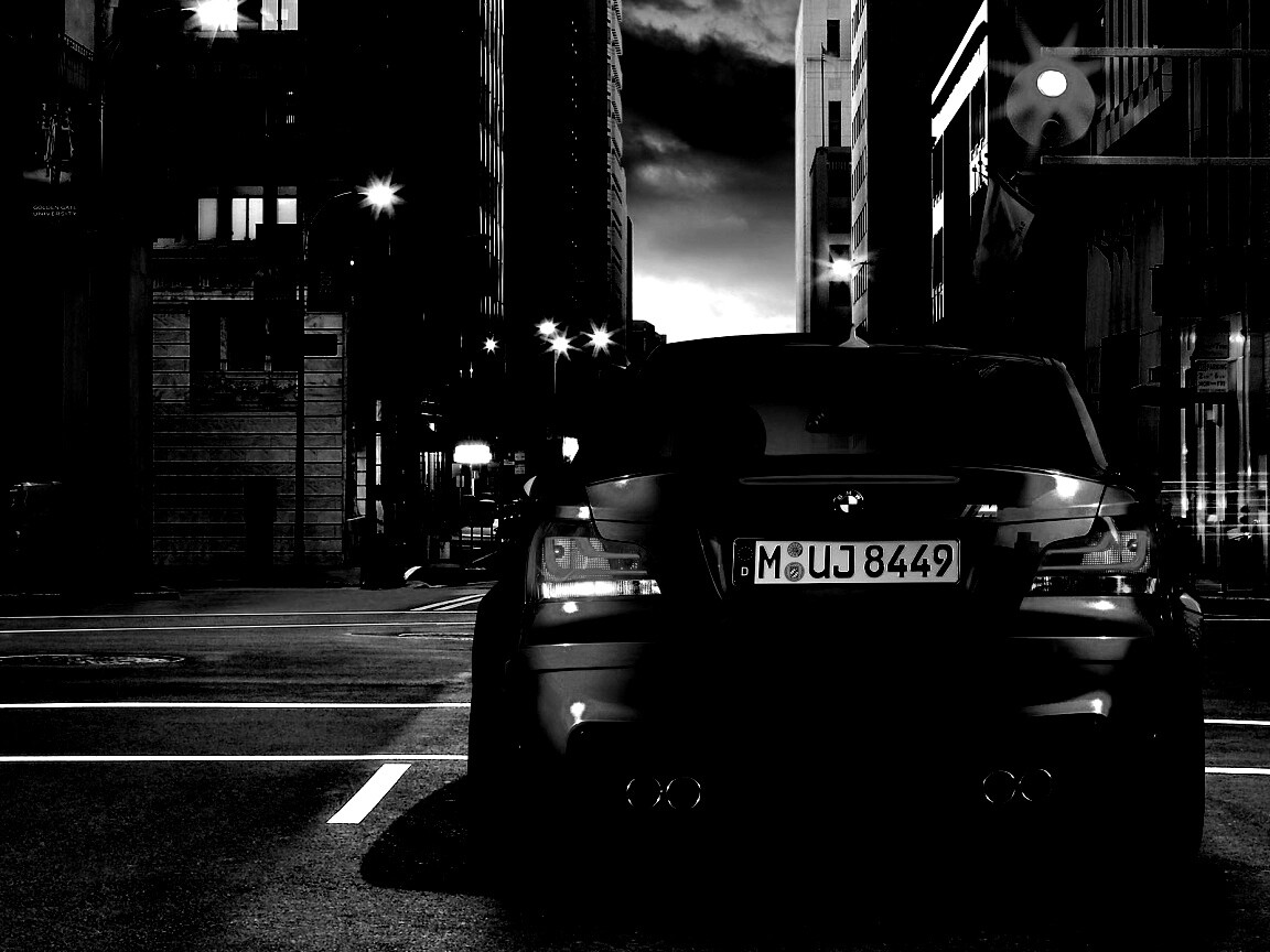 BMW M1 на улицах города обои