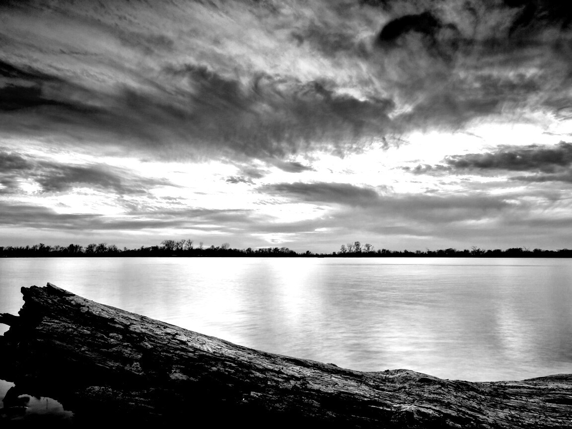 Закат на озере обои