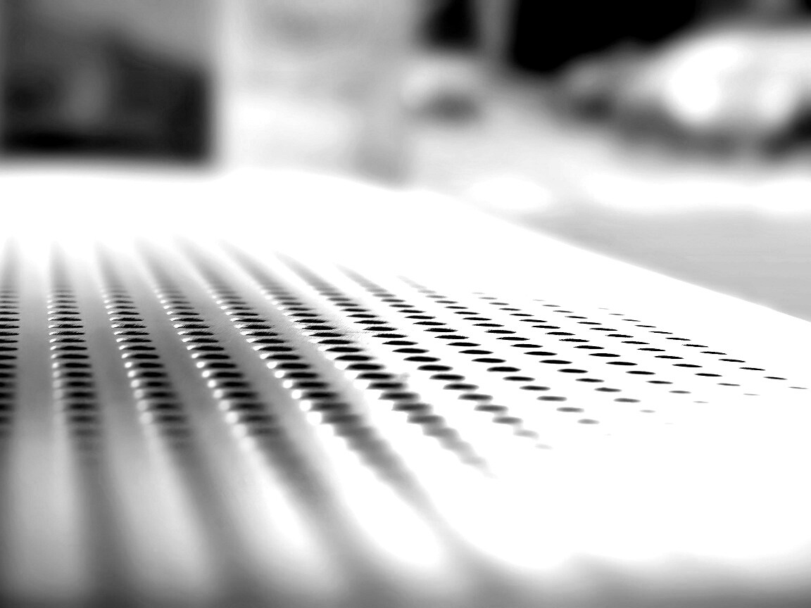 Макро фото дырчатой поверхности обои