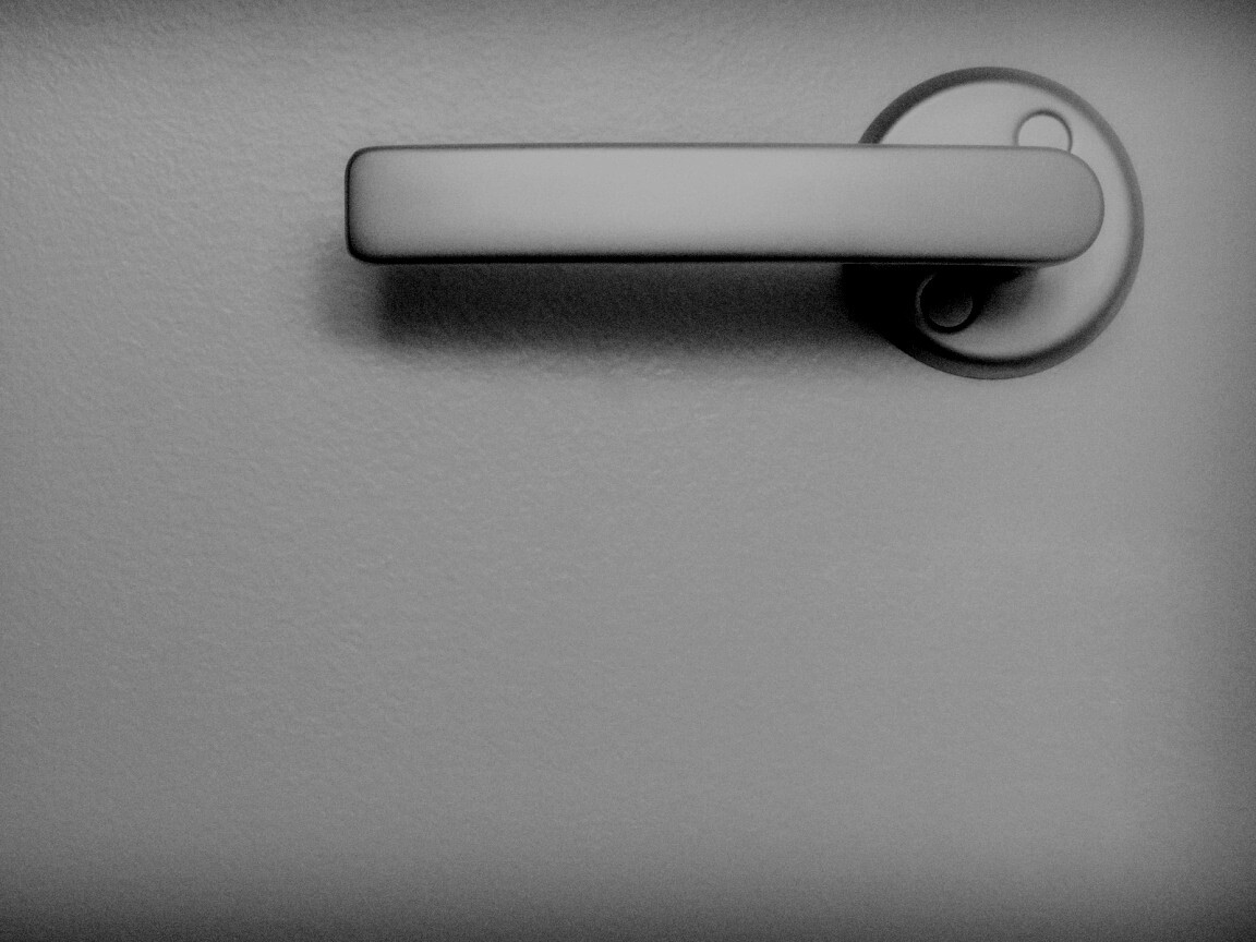 Дверная ручка обои