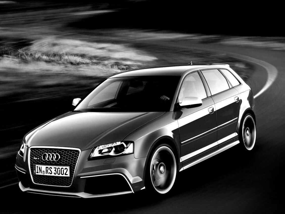 Красная ауди мчится по извилистой дороге обои