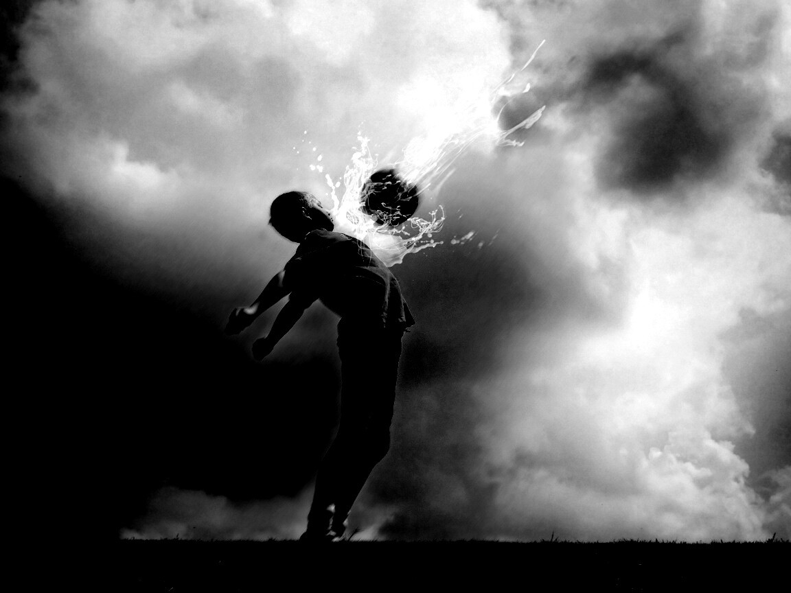 Отбил грудью обои