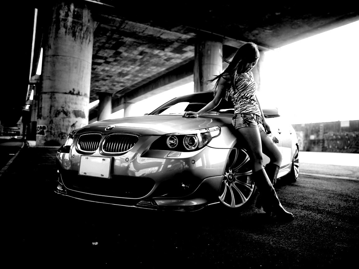 Девушка у BMW обои