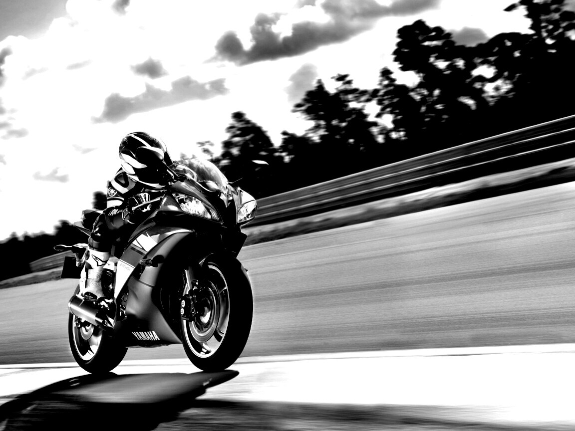Мотоциклист на треке обои