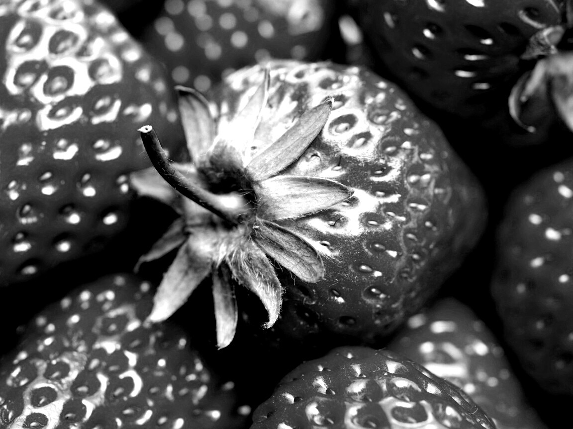 Сочная клубничка обои