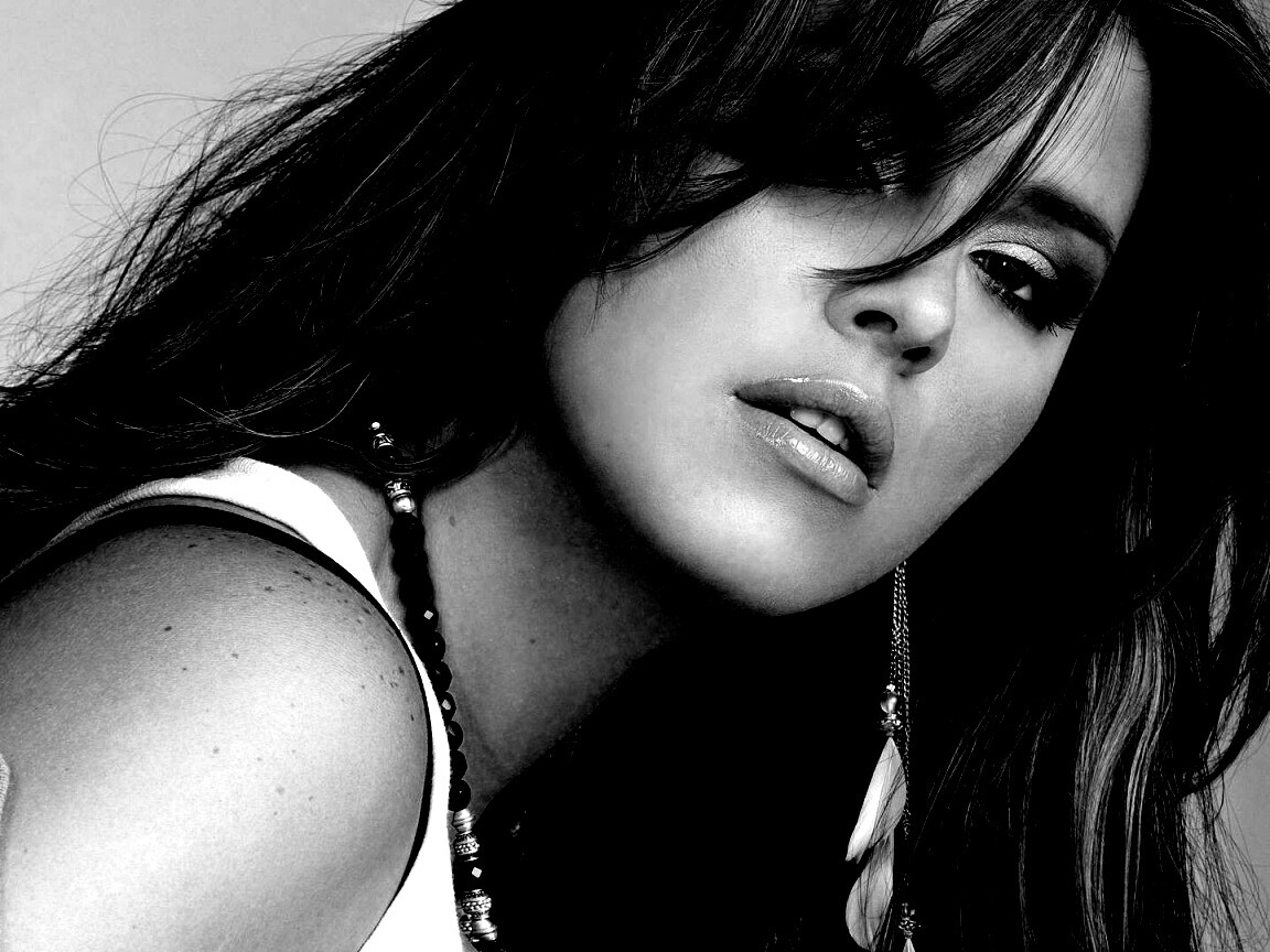 Брюнетка обои