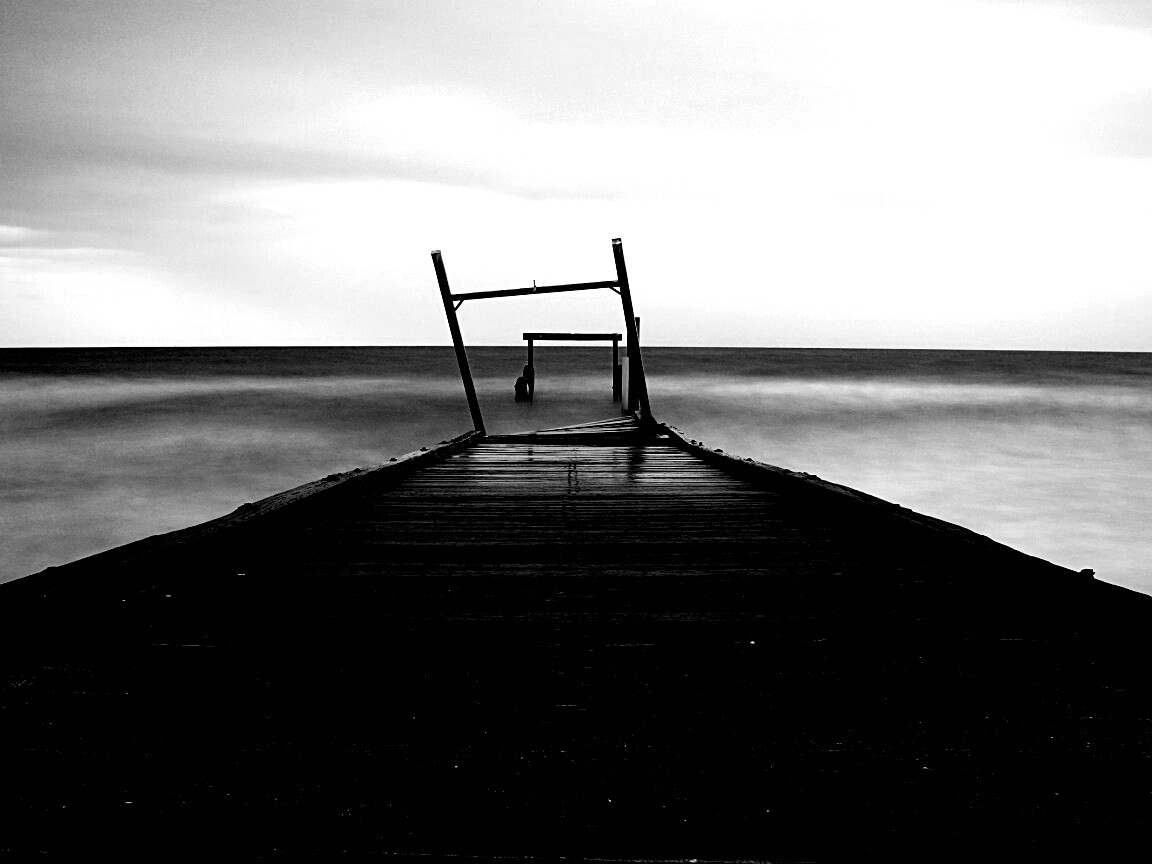 Мостки до горизонта обои