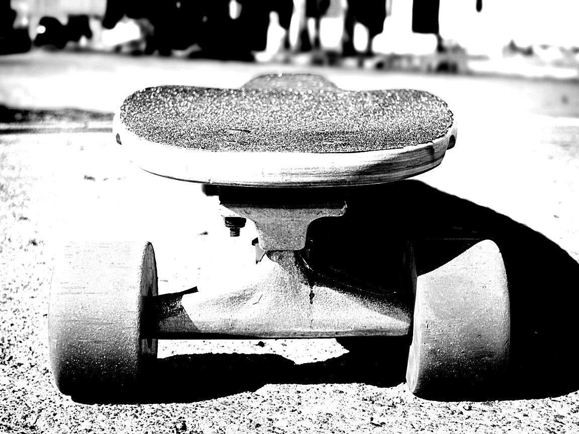 Скейтборд на солнце обои