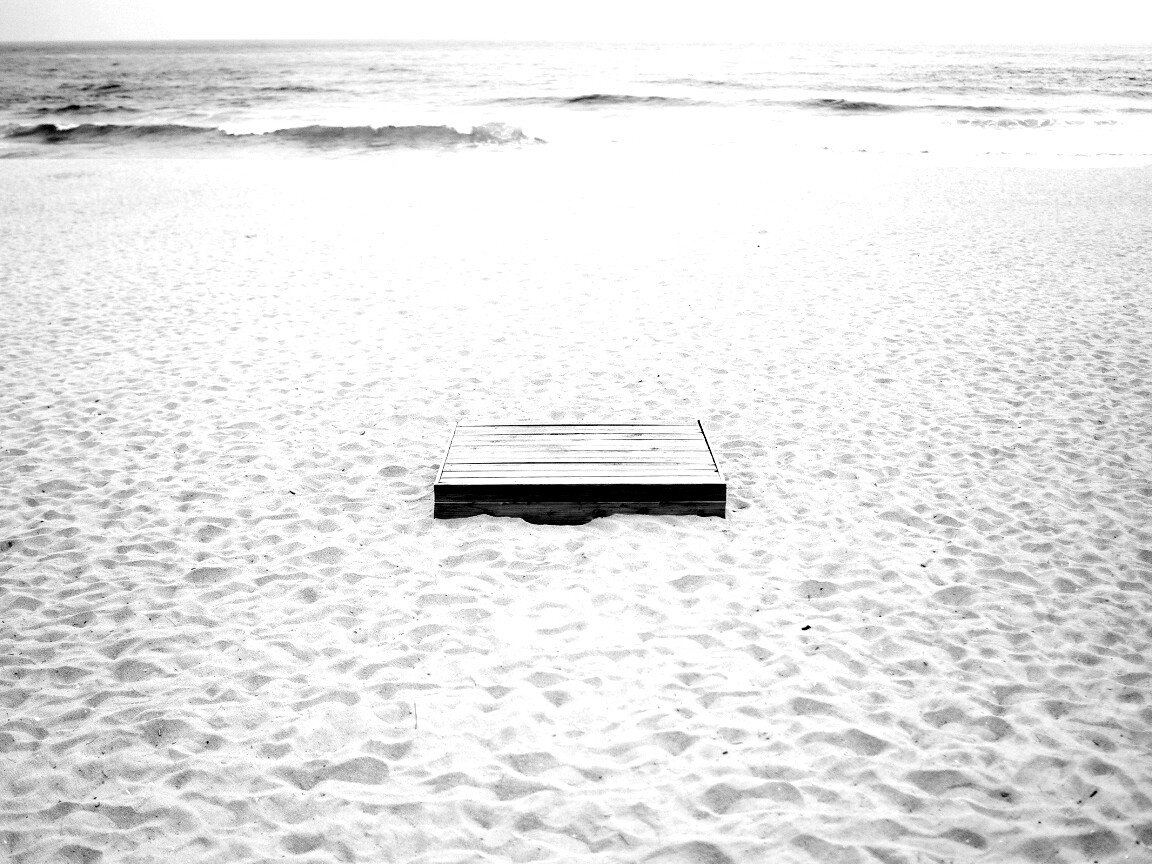 Ящик на пляже обои