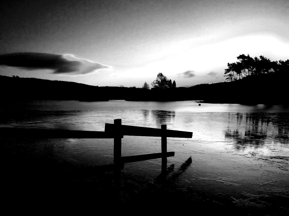 Красивый закат на озере обои