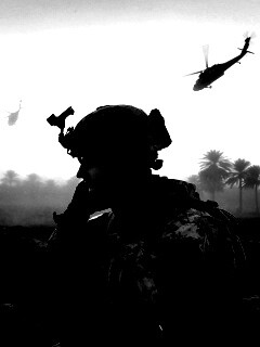 СОлдат во время боевых действий обои