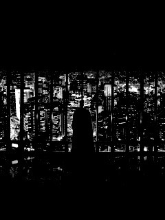 Бэтмен  смотрит на Готем обои