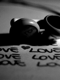 Наушники и любовь обои