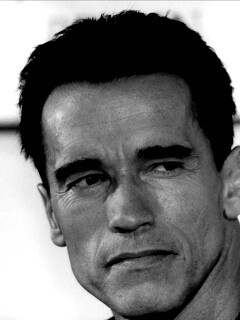 Арнольд Шварцнеггер с сигарой обои