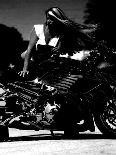 Девушка и байк обои