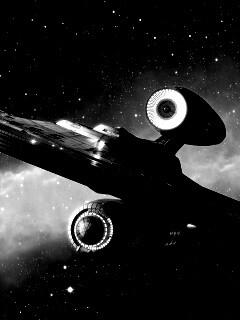 Космический корабль с двумя двигателями обои