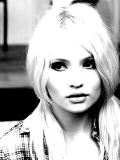 Эмили Браунинг обои