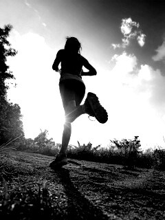 Девушка на пробежке обои