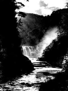 Скалистый водопад обои