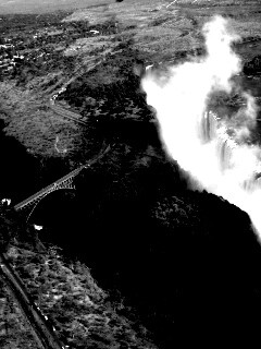 Живописный водопад обои